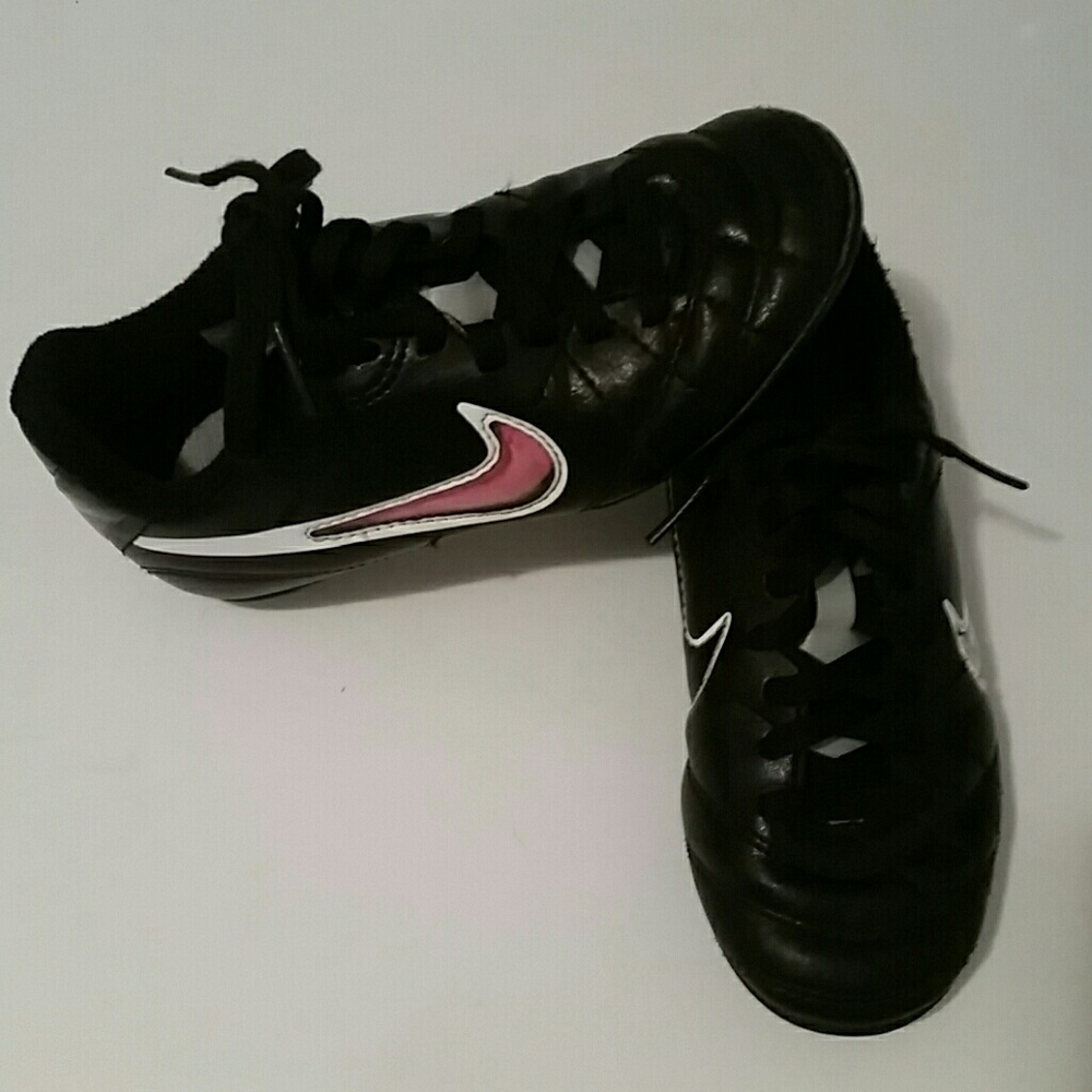Nike Soccer Cleats Kids Size 11